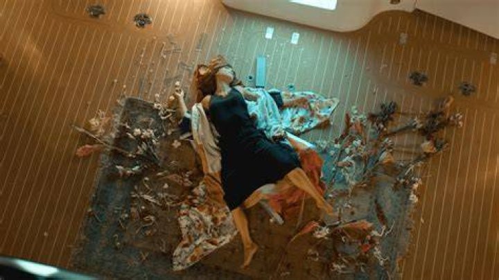Netflix users drawn back into the murder mystery arena by a derivative ‘Knives Out’ clone that makes it really hard to care about whodunit