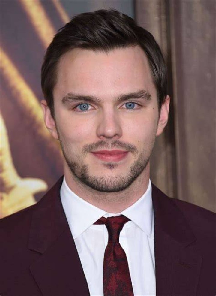 Nicholas Hoult Biography - Facts, Childhood, Family Life & Achievements of English Actor