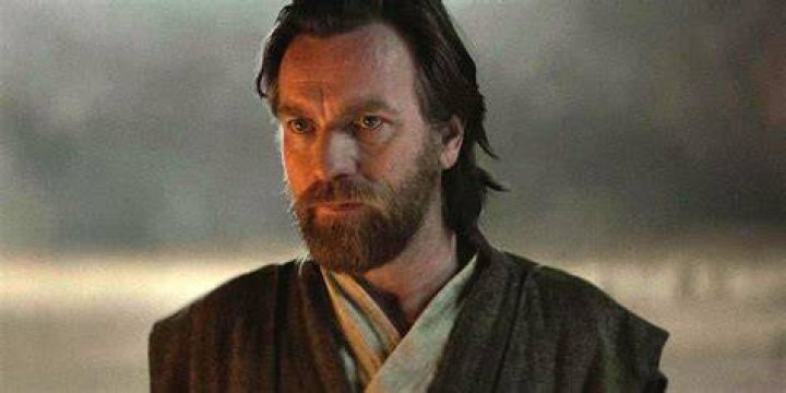 ‘Obi-Wan Kenobi’ wrap gift hints at another iconic character’s comeback