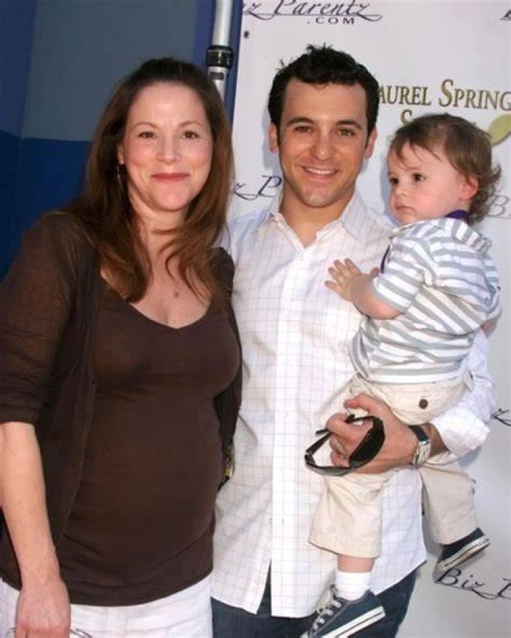 Oliver Savage: Who is Fred Savage son?