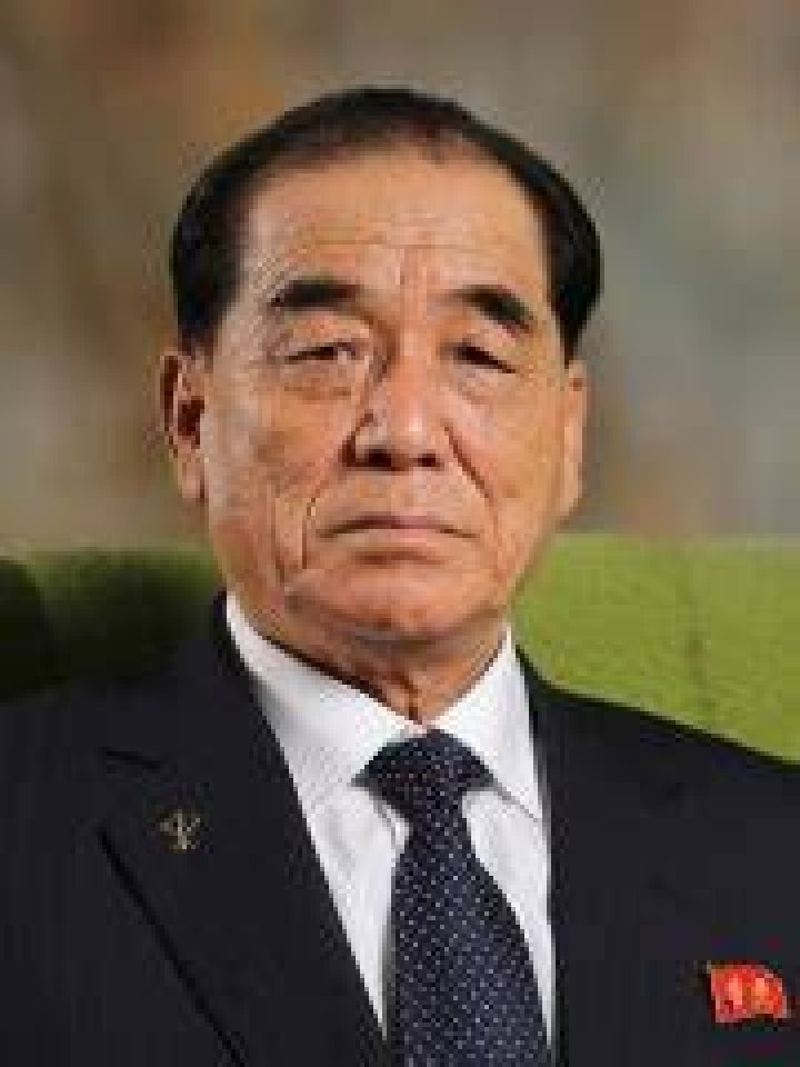 Pak Pong-ju Biography