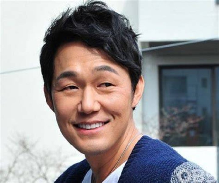 Park Sung-woong Biography - Facts, Childhood, Family & Achievements of S Korean Actor