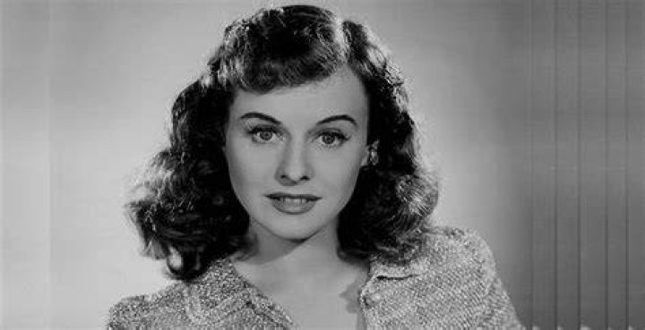Paulette Goddard Biography - Facts, Childhood, Family Life & Achievements