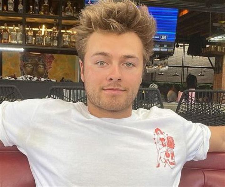 Peyton Meyer Biography - Facts, Childhood, Family & Love Life of Actor
