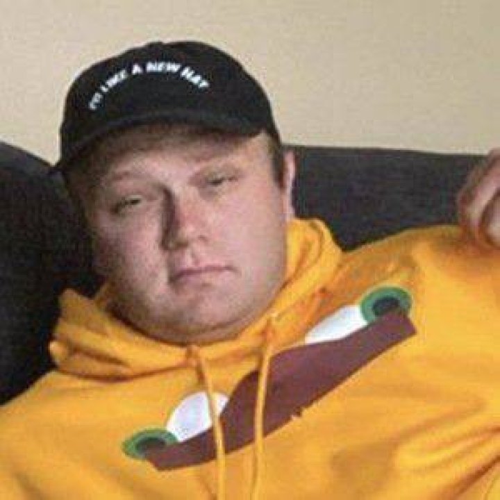 Poofesure (Kienan Robert Kowalski) – Bio, Facts, Family Life of the YouTuber