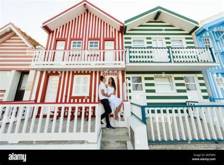 Pose Houses