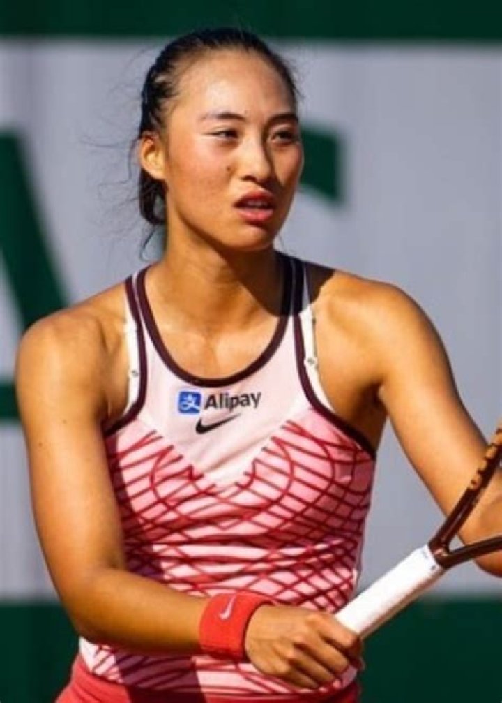 Qinwen Zheng age, height, weight, nationality, family, coach, ranking, net worth
