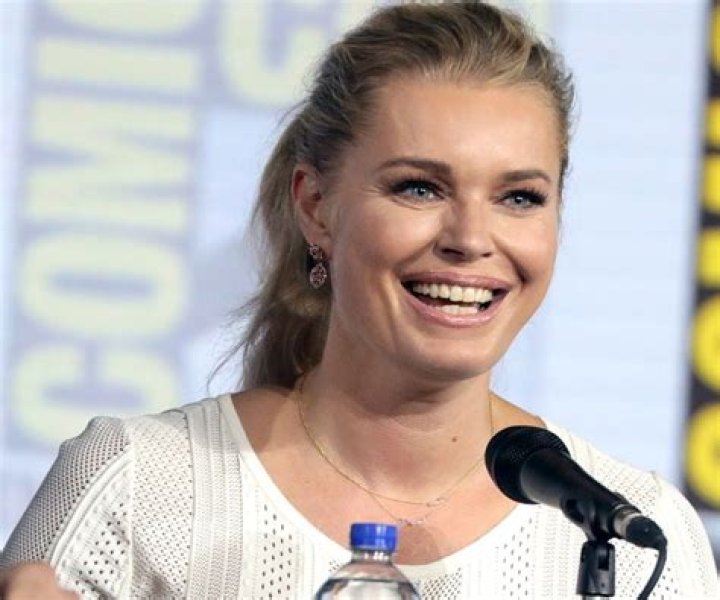Rebecca Romijn Biography - Facts, Childhood, Family Life & Achievements