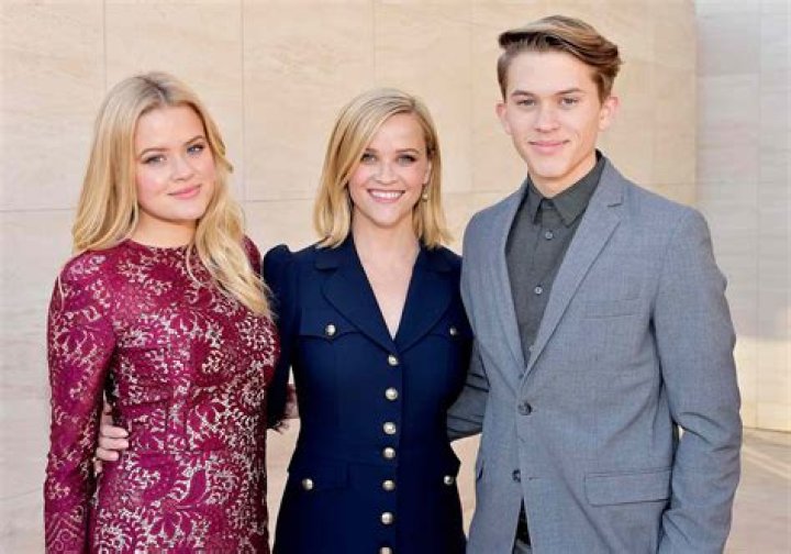 Reese Witherspoon family, husband, children, parents, siblings