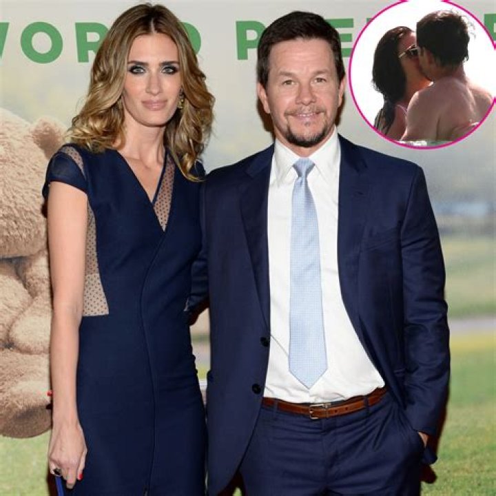 Rhea Durham net worth, age, young, Mark Wahlberg wife, children, movies