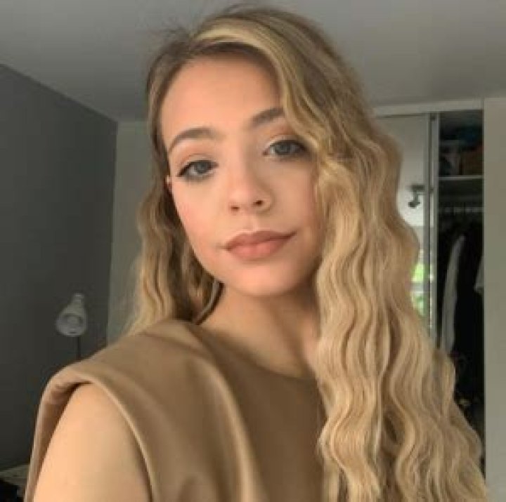 Rhianna Abrey Biography