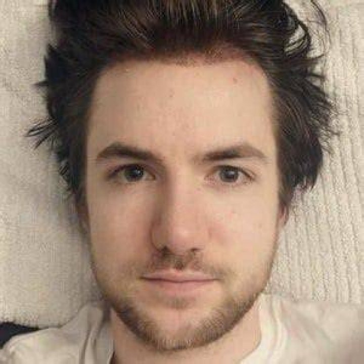RobertIDK Biography
