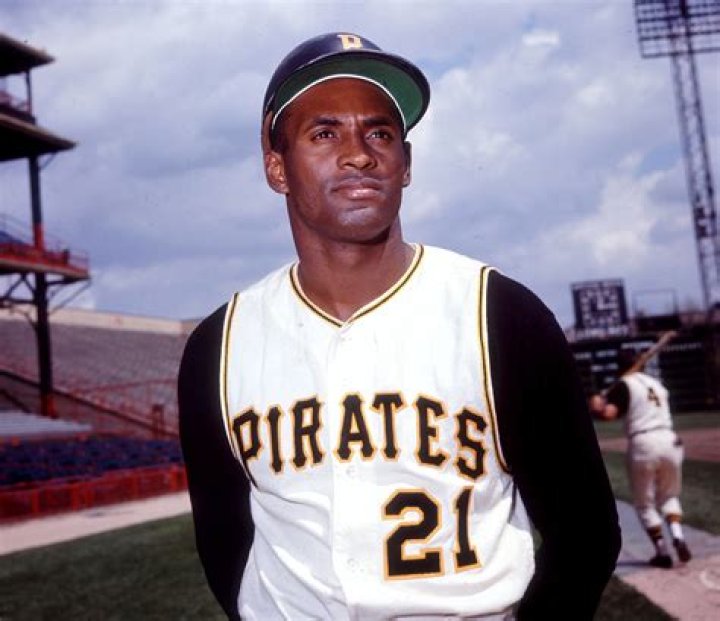 roberto-clemente-walker-117001.jpg