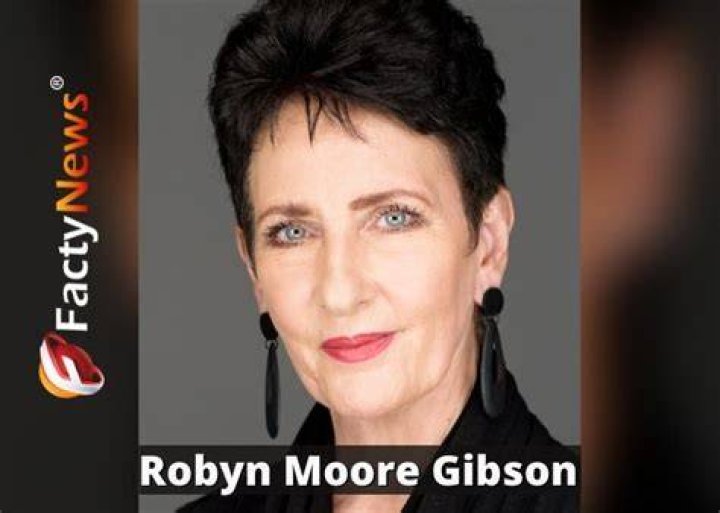 Robyn Moore Gibson Biography