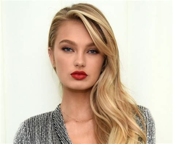 Romee Strijd Biography