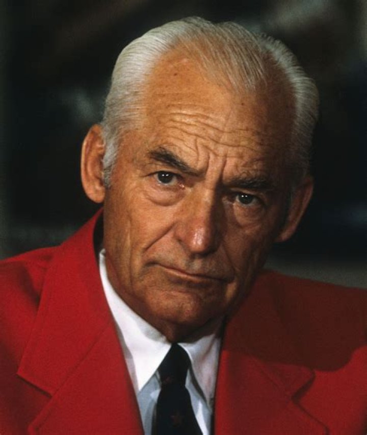 Sam Walton Biography