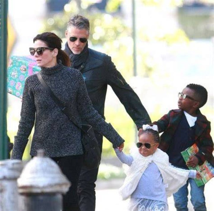 Sandra Bullock family, husband, children, parents, siblings