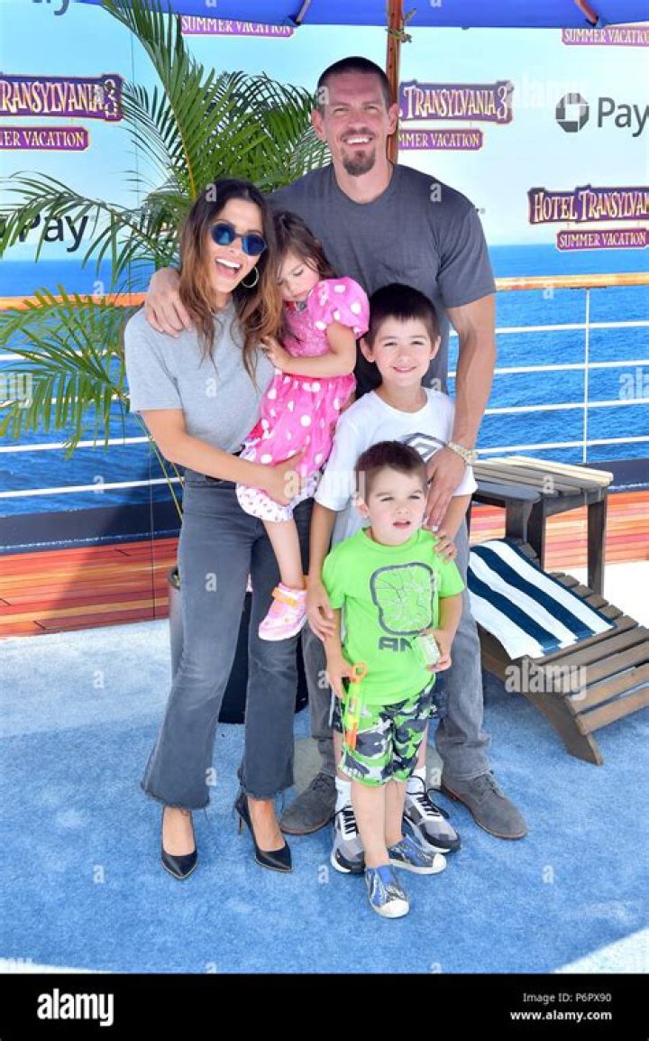 Sarah Shahi family, husband, children, parents, siblings