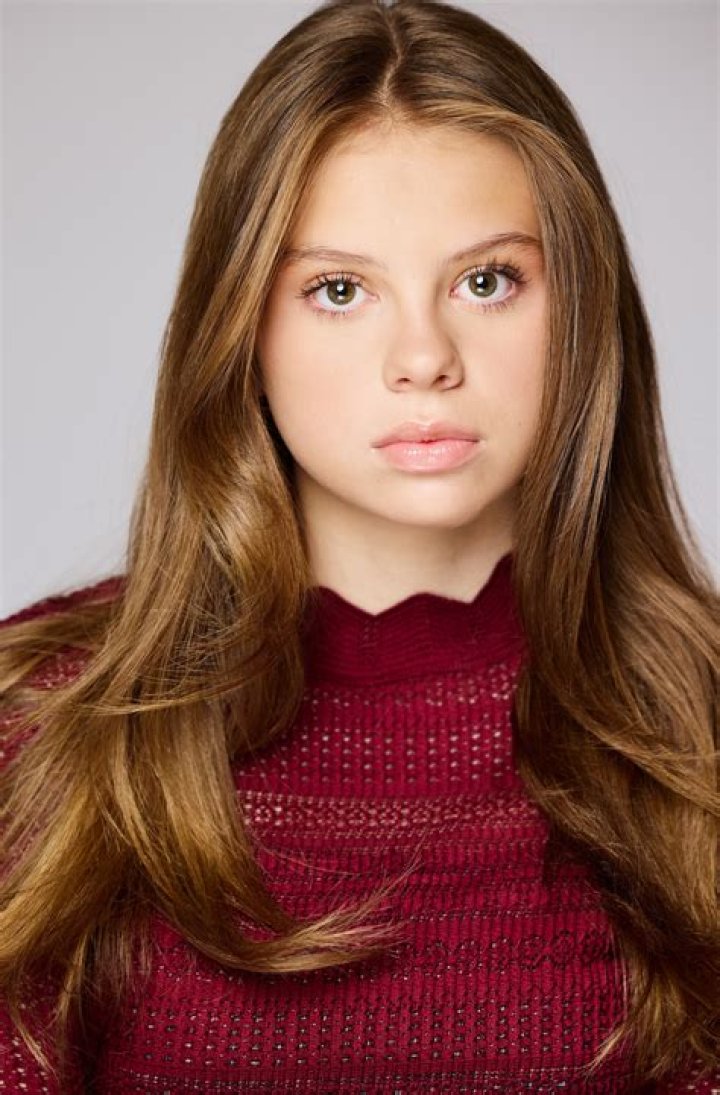 Scarlett Fernandez boyfriend: Does Scarlett Fernandez have a boyfriend?