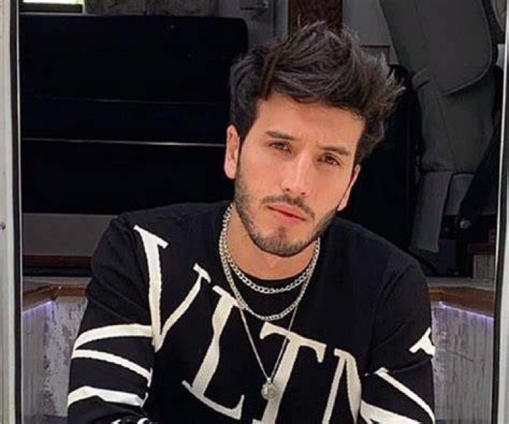 Sebastián Yatra - Bio, Facts, Family Life of Singer