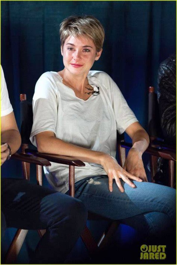 Shailene Woodley Goes With Short Hair In New Look At The Fault In Our Stars