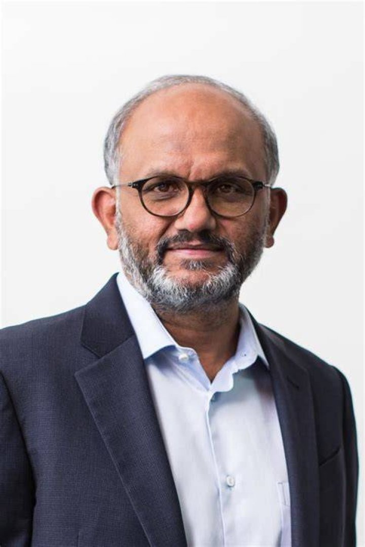 Shantanu Narayen Biography