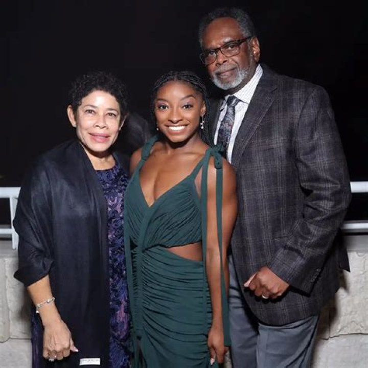 Simone Biles parents name, age, children, net worth