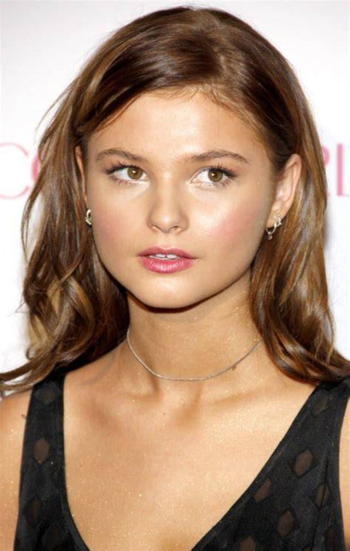 Stefanie Scott in girl in the basement