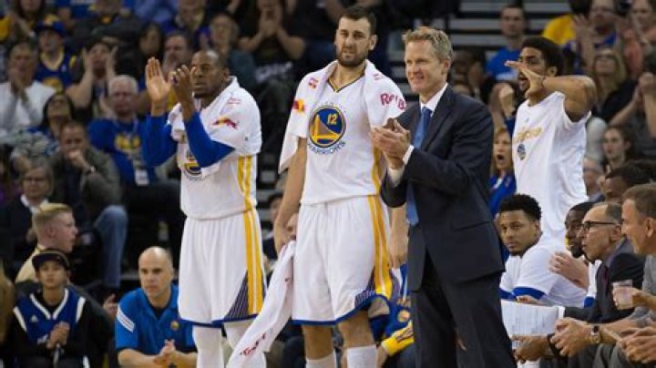 Steve Kerr with Andrew Bogut, Klay Thompson, Steph Curry