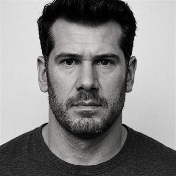 Steven Crowder Biography