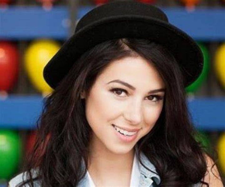 Stevie Boebi Biography