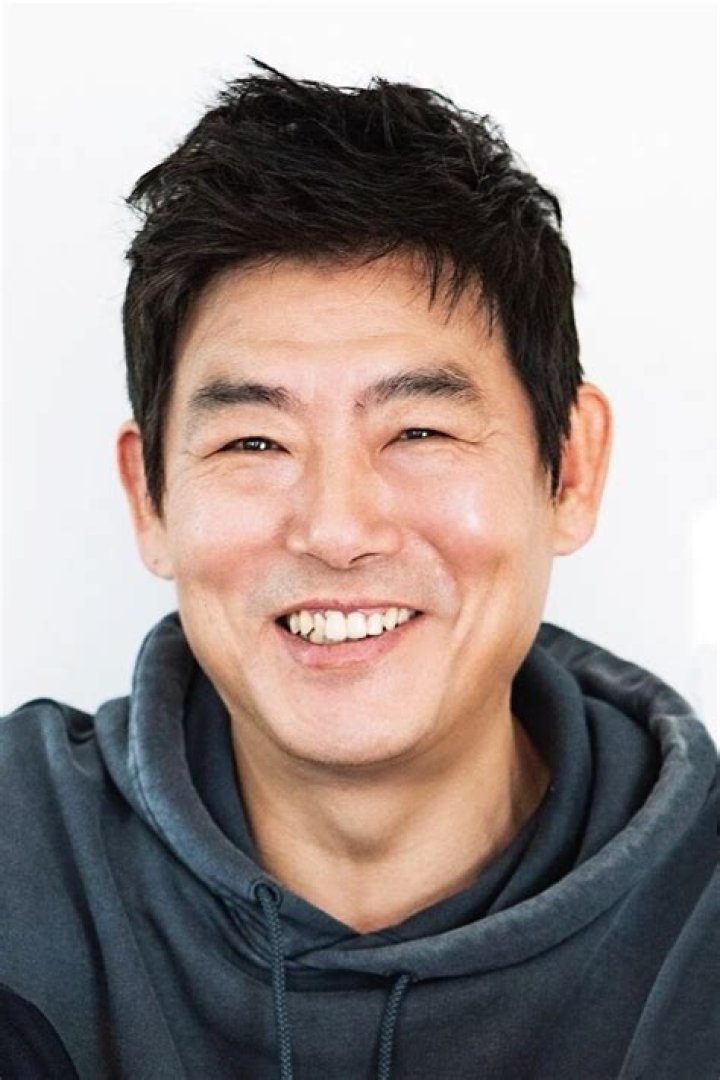 Sung Dong-il Biography