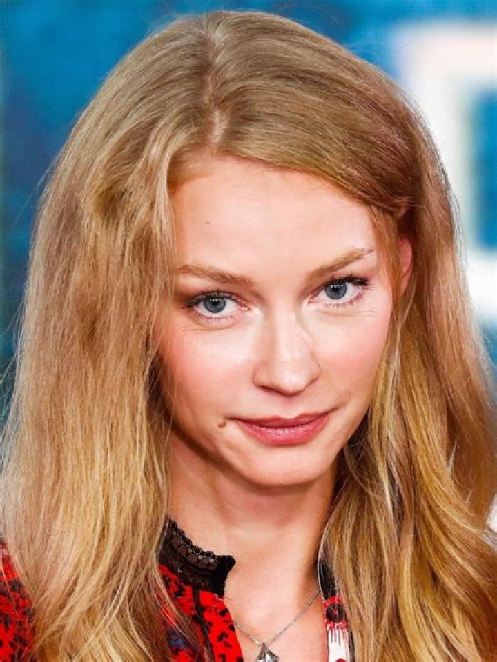 Svetlana Bogins... Biography