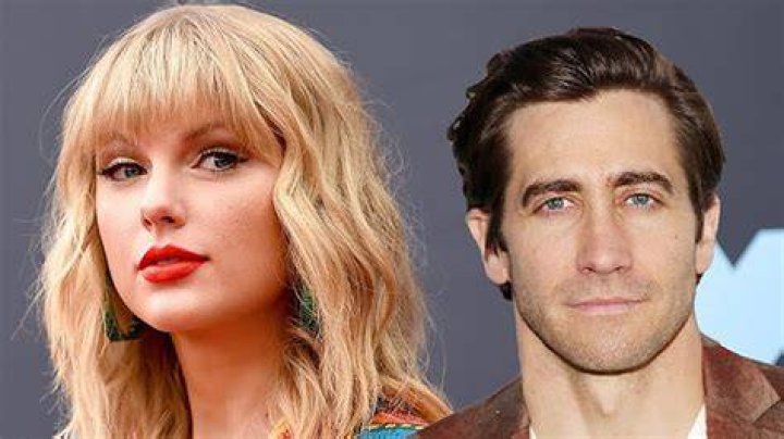 Swifties Berate Jake Gyllenhaal After Taylor Swift Releases 10-Minute Song About Their Age-Gap Relationship