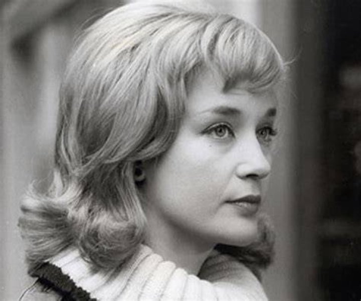 Sylvia Syms Biography