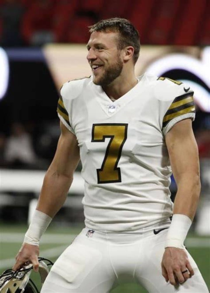 Taysom Hill height and weight – Measurement in meters, feet, KG and Ibs