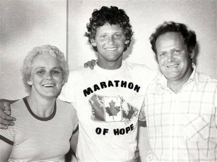Terry Fox Biography - Facts, Childhood, Family Life & Achievements