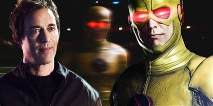 The Flash Faces Thawne In New Season 5 Finale Photos