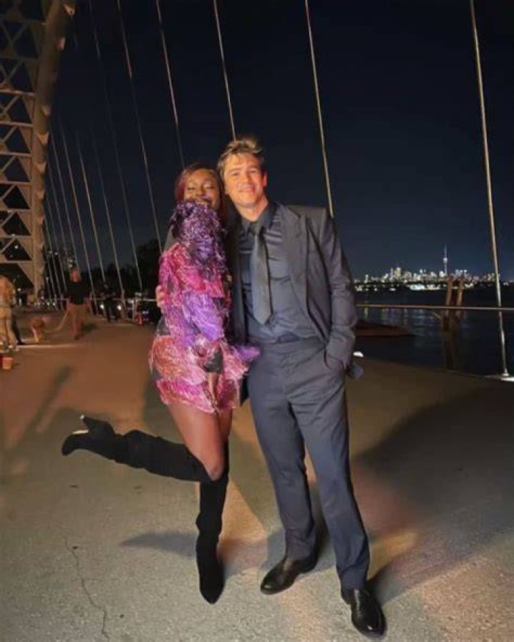 The love between ‘Titans’ co-stars Brenton Thwaites and Anna Diop is palpable in smiley new set photo