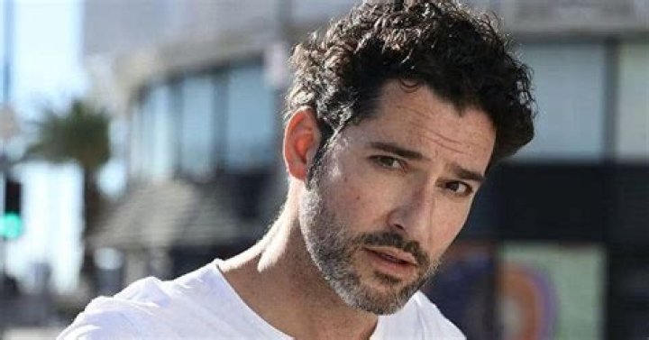 Tom Ellis Biography - Facts, Childhood, Family Life & Achievements