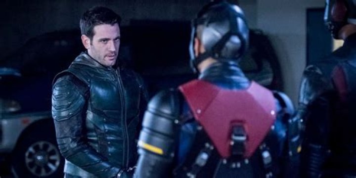Tommy Merlyn Suits Up In New Arrow Images