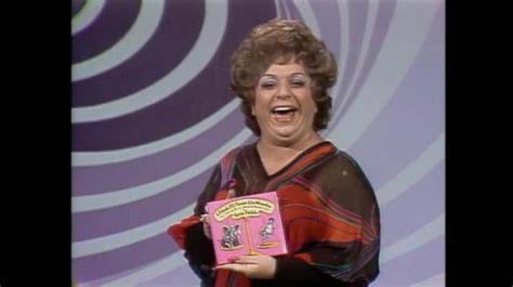 Totie Fields Biography - Facts, Childhood, Family Life & Achievements