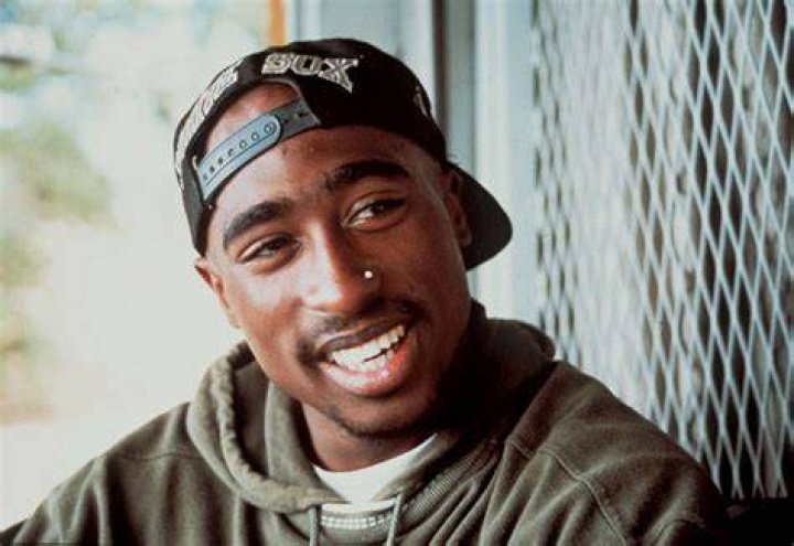 Tupac Shakur Biography