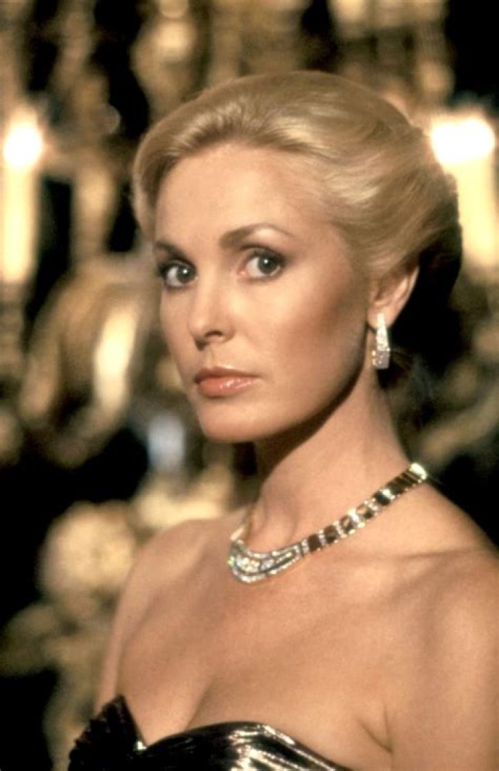Victoria Tennant Biography