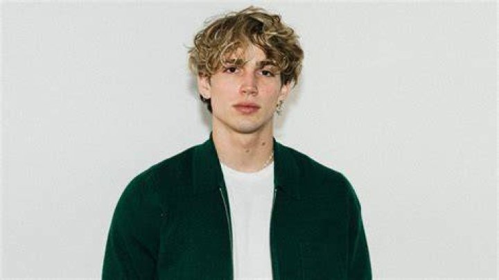 Vinnie Hacker Biography