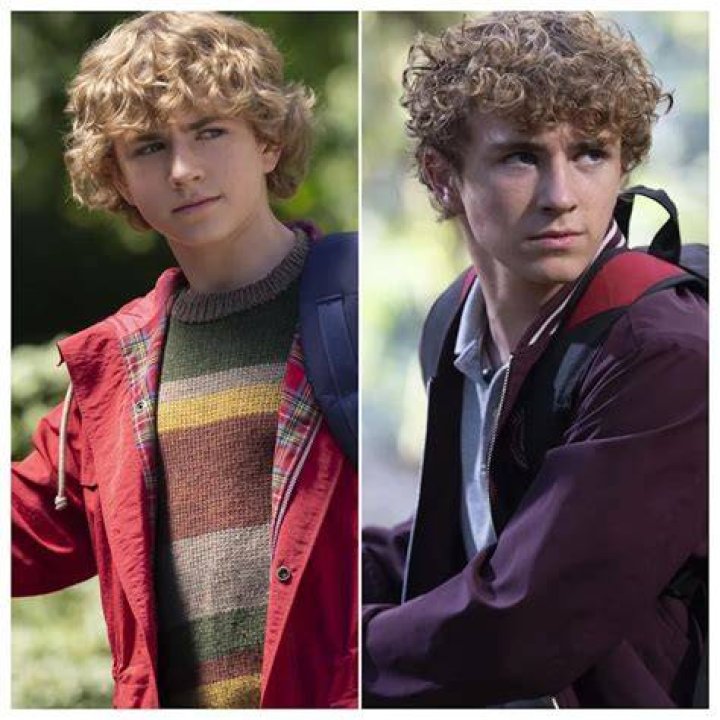 Does Walker Scobell have a brother? 1 Walker Scobell