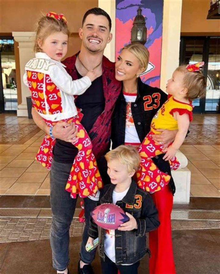 Wayne Yates family, wife, children, parents, siblings