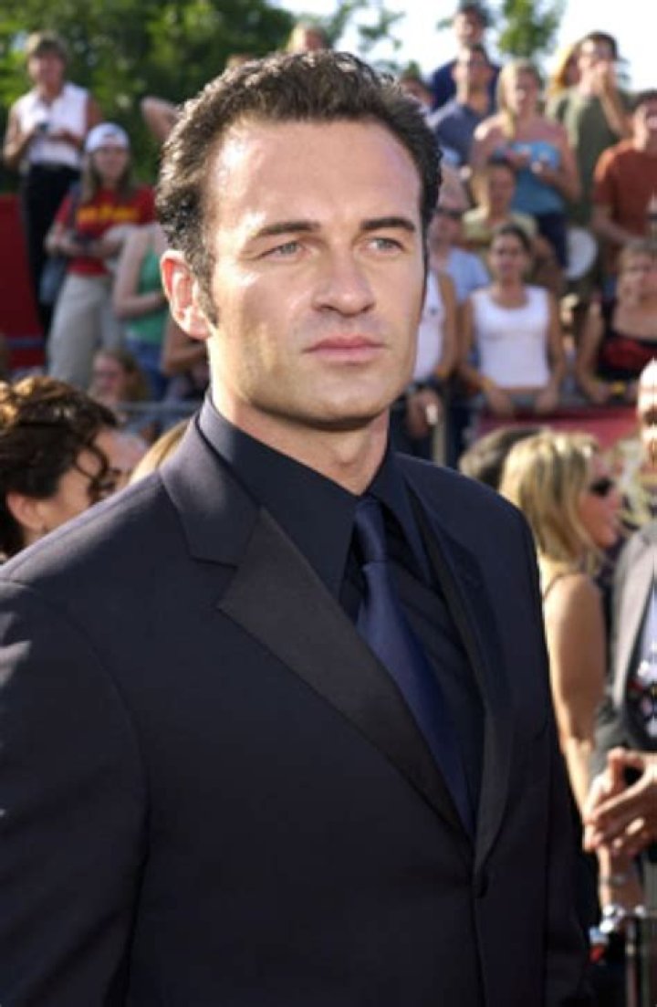 What disease does Julian McMahon have?