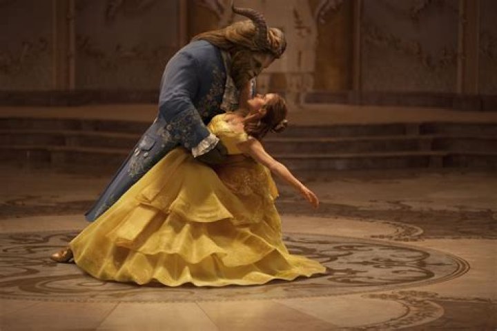 What does the wardrobe sing in Beauty and the Beast? – Celebrity