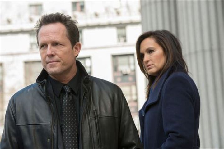 What Episode Do Cassidy And Benson Sleep Together? – Celebrity